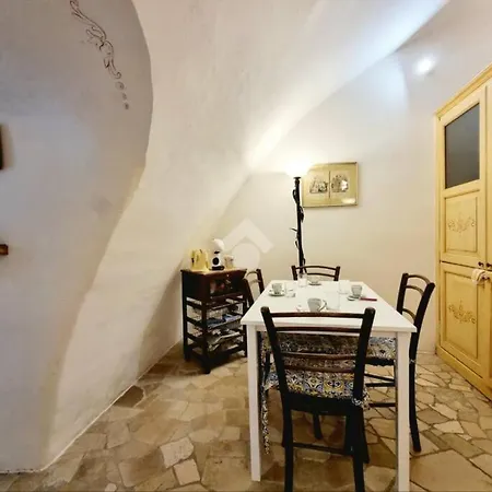La Vecchia *